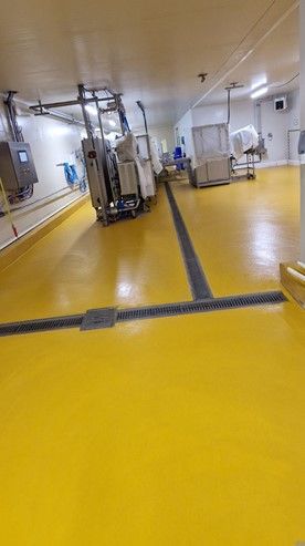 Résine polyuréthane ciment dans une usine agroalimentaire